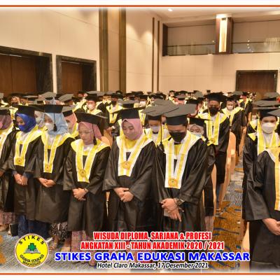 Wisuda XIII STIKES Graha Edukasi Makassar