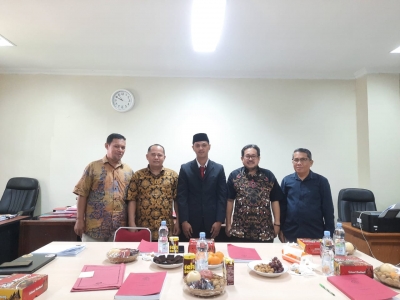 Foto saat ujian tutup S2 Magister Ilmu Perpustakaan