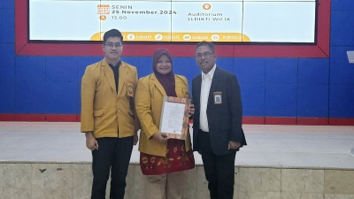 Ketua STIKes Graha Edukasi Makassar Terima SK Jabatan Fungsional Lektor Kepala Langsung dari Kepala LLDIKTI Wilayah IX