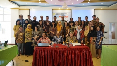 Foto Bersama Pemateri dan Peserta Workshop